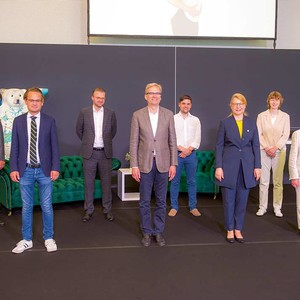 von links: Uwe Schettler, PD Dr. med. Christian Taeger, Dr. med. Max Liebl, Prof. Dr. med. Dieter Blottner, Dr. med. René Hägerling, Dr. med. Anett Reißhauer, Dr. med. Christine Schwedtke, Prof. Dr. med. Etelka Földi